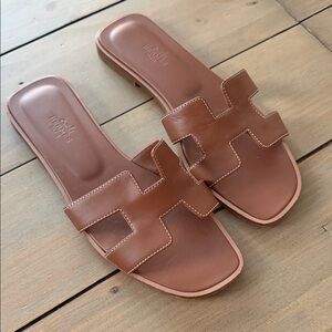 Authentic Hermes Oran Sandal Gold